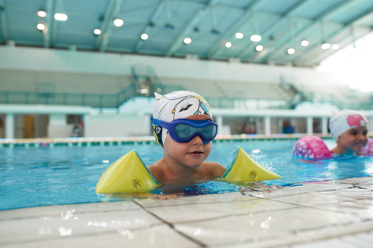 Brassard sécurité natation Friends soft armband - Arena - Jeux - Jouets Brassard sécurité natation Friends soft armband - Arena - Jeux - Jouets